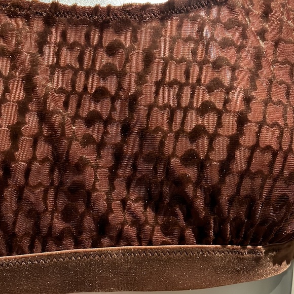 SKIMS
Wireless Velvet Scoop Bra - Chestnut - Picture 6 of 11